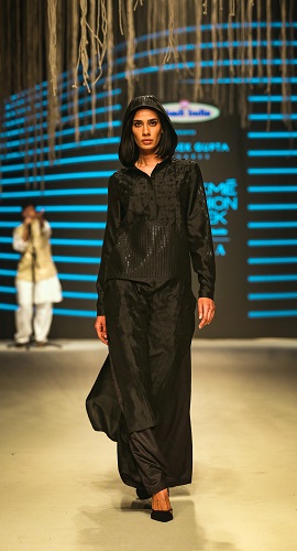 Model walking for Abhishek Gupta Benares at the ... ntation at the FDCI x Lakmé Fashion Week