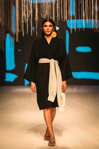 Model walking for Mossi at the FDCI Khadi Presentation at the FDCI x Lakmé Fashion Week (1)(1)1